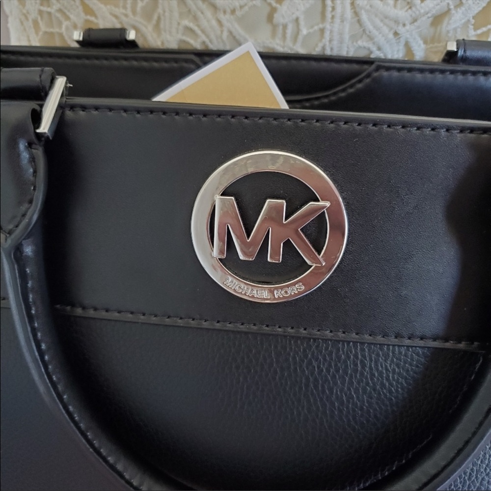 Ⓜ️SOLDⓂ️🎉2XHP🎉Michael Kors LARGE Leather satchel - Picture 6 of 11